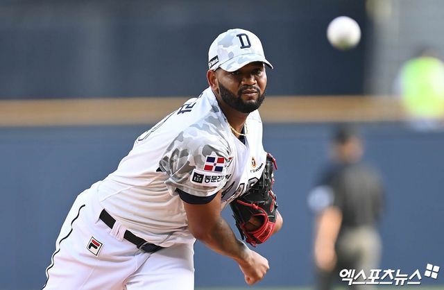 두산 투수 알칸타라는 20일 잠실구장에서 열린 '2024 신한 SOL Bank KBO 리그' NC와 주중 3연전 마지막 경기에서 선발 등판. 7이닝 무실점 완벽한 투구로 NC 타선을 제압했다. 잠실, 박지영 기자