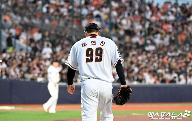 몬스터 류현진이 드디어 올해 KBO 최강 KIA 타이거즈와 승부를 펼친다. 류현진은 23일 오후 2시 광주 기아챔피언스필드에서 열리는 KBO리그 한화-KIA 더블 헤더 1차전에 선발 투수로 나선다. 류현진은 올해 메이저리그에서 복귀한 뒤 8개 구단과 전부 붙었으나 유독 리그 최강 KIA와 격돌하지 않았다. 엑스포츠뉴스DB