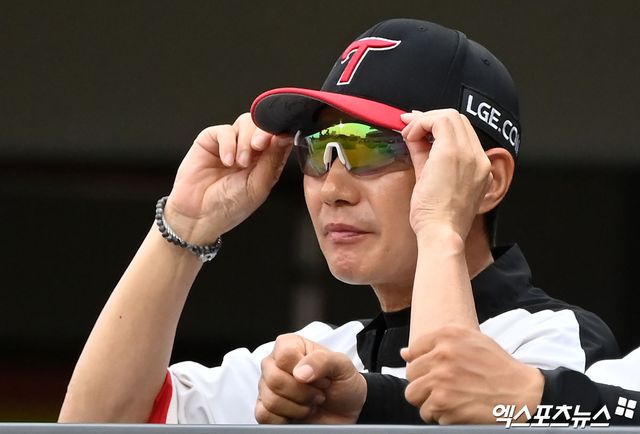 염경엽 LG 감독은 23일 잠실구장에서 열릴 '2024 신한 SOL Bank KBO 리그' KT와 더블헤더 1경기를 앞두고 더블헤더 운영에 관해 설명했다. 엑스포츠뉴스 DB 
