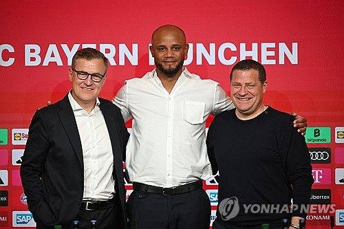 바이에른 뮌헨 소식을 주로 전하는 독일 매체 바바리안 풋볼 워크스는 3일 뱅상 콤파니 감독 체제에서의 바이에른 뮌헨 베스트 라인업을 예상했다. 이때 매체는 김민재가 마테이스 더리흐트와 함께 선발 센터백 조합을 형성할 것으로 내다봤다. 독일 분데스리가 사무국도 지난 1일 김민재가 콤파니 감독 밑에서 다시 선발 멤버로 복귀할 것이라고 주장한 바 있다. 지난해 여름 뮌헨 유니폼을 입은 김민재는 후반기에 주전 경쟁에서 밀렸지만 다음 시즌 선발 복귀가 예상돼 새로운 지도자인 콤파니 감독 밑에서 부활할 가능성을 높였다. 연합뉴스