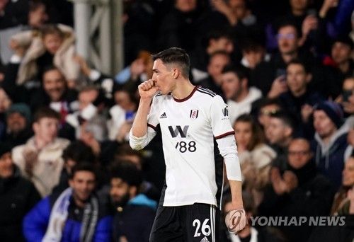 지난해 여름 독일 최고 명문 바이에른 뮌헨 이적이 거의 성사돼 메디컬테스트와 '옷피셜' 촬영까지 마치고도 소속팀인 잉글리시 프리미어리그 풀럼의 반대로 뮌헨 입성에 실패했던 포르투갈 미드필더 주앙 팔리냐가 올여름엔 뮌헨에 입단, 김민재와 호흡할 수 있을 것으로 보인다. 독일 스카이스포츠 언론인 플로리안 플레텐베르크가 그의 뮌헨 이적 재수가 성공할 것이라고 밝혔다. 연합뉴스