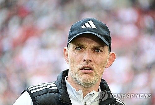 바이에른 뮌헨을 떠난 토마스 투헬이 맨체스터 유나이티드에 부임하는 대신 휴식을 취하기로 결정했다. 유럽 축구 이적시장 전문가 파브리치오 로마노에 따르면 투헬은 맨유 감독으로 부임하기보다 올 여름 휴식을 취하는 게 낫다고 판단했다. 영국 타임스에 따르면 투헬은 짐 랫클리프 맨유 구단주와 미팅을 가졌고, 메이슨 마운트의 부활과 제이든 산초의 스쿼드 복귀를 요청했다. 그러나 미팅 후 맨유가 자신을 에릭 텐하흐 감독 후임으로 선택하지 않을 거라는 느낌을 받았고 휴식을 취하기로 결정했다. 이에 따라 맨유는 새로운 감독 후보를 찾고 있다. 토마스 프랭크, 로베르토 데제르비, 마우리시오 포체티노, 키어런 맥케나가 거론되고 있다. 연합뉴스