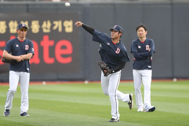 일본인 투수 시라카와 케이쇼가 지난 7월 11일부터 두산 베어스 선수단에 합류했다. SSG 랜더스에 이어 두산에서도 단기 대체 외국인 선수로 KBO리그 커리어를 이어가게 됐다. 사진 두산 베어스 제공