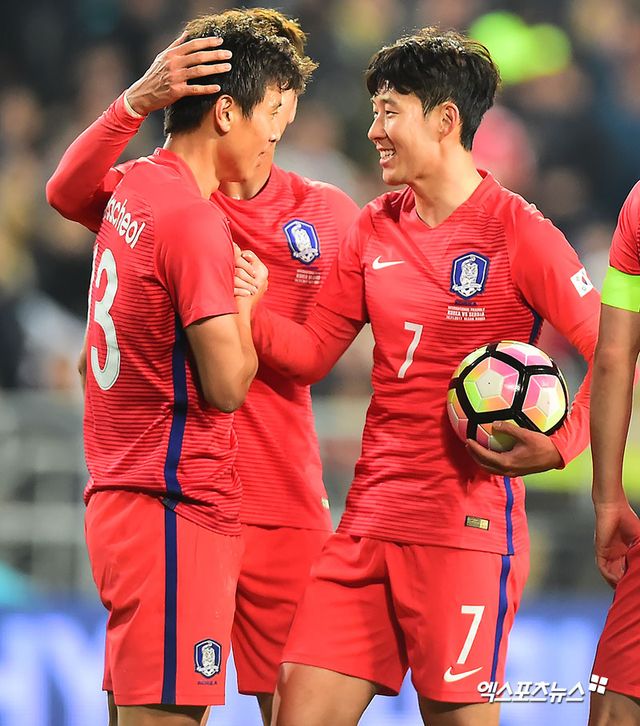 2012 런던 올림픽과 2014 브라질 월드컵에서 주장을 맡는 등 A매치 76경기에 나섰던 구자철이 대한축구협회 행정 난맥상을 지적하며 박주호와 박지성 의견에 동의한다고 지지 선언을 했다. 그는 '나도 무조건 협회의 행정이 바뀌어야 한다고 생각한다'며 '이렇게 가면 솔직히 미래는 없다. 하루 빨리 협회의 행정이 제자리를 찾아가길 바라는 마음 뿐이다. 지성이형, 주호형의 의견을 무조건 지지한다'고 했다. 엑스포츠뉴스DB