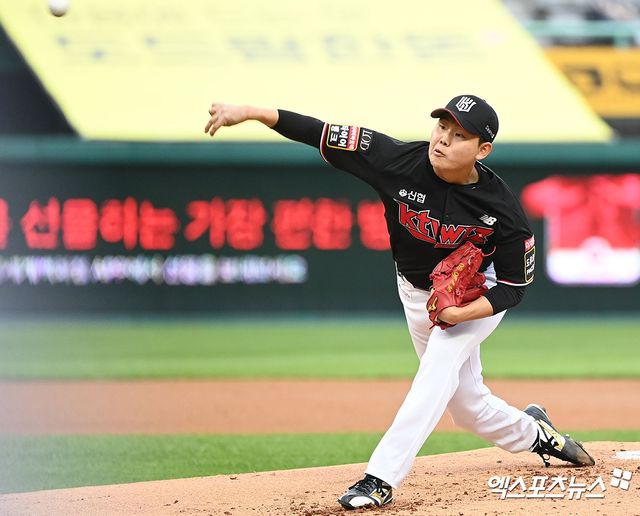 KT 위즈 선발투수 소형준이 정규시즌 경기에 등판해 투구하고 있다. 엑스포츠뉴스 DB