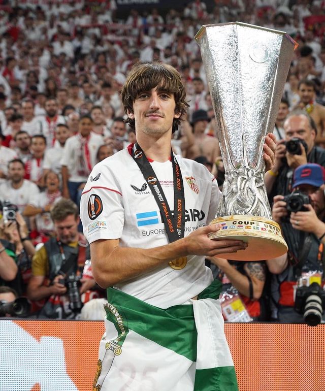 스페인 매체 스포르트가 25일(한국시간) 지로나가 최근 맨체스터 시티로 떠난 사비우의 대체자로 브리안 힐을 선택해 영입을 앞두고 있다고 전했다.&nbsp;세비야