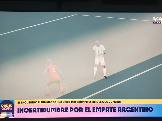 프랑스 언론 르퀴프가 26일(한국시간) 아르헨티나 남자 올림픽 축구 대표팀이 화요일(24일) 훈련 중 라커룸에서 귀금속을 도난당하는 사건이 발생했다고 전했다.&nbsp; 마스체나로 감독은 이날 기자회견에서 모로코전 하루 전인 화요일 훈련 중 티아고 알마다가 귀금속을 도난당했다고 밝혔다.&nbsp;TyC스포츠