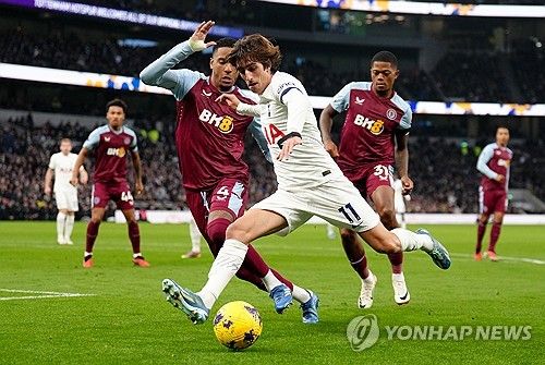 스페인 매체 스포르트가 25일(한국시간) 지로나가 최근 맨체스터 시티로 떠난 사비우의 대체자로 브리안 힐을 선택해 영입을 앞두고 있다고 전했다.&nbsp;연합뉴스