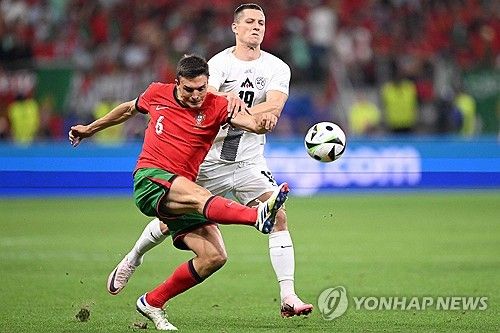 이적시장 전문 기자 파브리치오 로마노가 4일(한국시간) 자신의 사회관계망 서비스(SNS) X를 통해 팔리냐의 거래가 성사됐다며 자신의 트레이드 마크인 희어 위고(Here We Go)를 띄웠다.&nbsp;연합뉴스