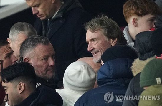 맨체스터 유나이티드가 250명의 직원을 정리해고한다. 새로운 구단주인 짐 랫클리프의 재정 효율화 정책을 위해서다. 연합뉴스