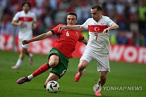 이적시장 전문 기자 파브리치오 로마노가 4일(한국시간) 자신의 사회관계망 서비스(SNS) X를 통해 팔리냐의 거래가 성사됐다며 자신의 트레이드 마크인 희어 위고(Here We Go)를 띄웠다.&nbsp;연합뉴스