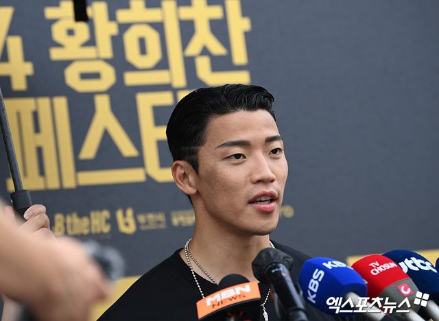 프랑스 언론 레키프는 5일 자국 명문 구단 올랭피크 마르세유가 황희찬에게 관심 보이고 있다고 전했다. 지난 2015년 오스트리아 잘츠부르크로 이적한 황희찬은 이후 함부르크, 라이프치히를 거쳐 지난 2020년 울버햄프턴에 둥지를 틀었다. 지난해 12월 5년 계약을 다시 체결해 프리미어리그 롱런을 예고한 상태다. 프리미어리그에서 처음으로 성공적인 시즌을 보낸 그가 올해 접한 첫 이적설이다.&nbsp;엑스포츠뉴스DB