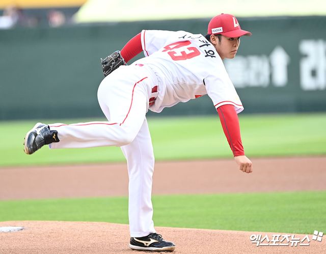 지난 3일 SSG 랜더스에서 웨이버 공시된 일본인 투수 시라카와 케이쇼. 큰 변수만 없다면 두산 베어스와 단기 대체 외국인 선수 계약을 맺고 KBO리그에서 최소 6주 동안 더 활약을 이어갈 것으로 예상된다. 사진 엑스포츠뉴스 DB