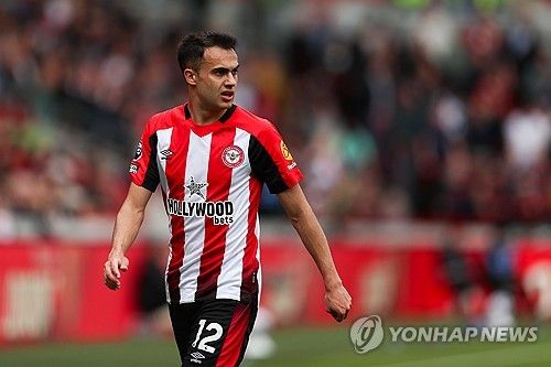 스페인 매체 스포르트가 12일(한국시간) 레길론의 에이전트가 현재 바르셀로나와 협상 중이라고 전했다.&nbsp;연합뉴스