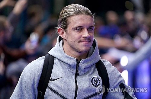 영국 매체 익스프레스는 14일(한국시간) 토트넘 홋스퍼에게 코너 갤러거(첼시)를 영입할 수 있는 황금 기회가 생겼다고 보도했다. 잉글랜드 미드필더 갤러거는 당초 스페인 라리가 명문 아틀레티코 마드리드 이적이 유력했으나 구단 간의 합의가 지연되면서 불발될 가능성이 떠올랐다. 연합뉴스