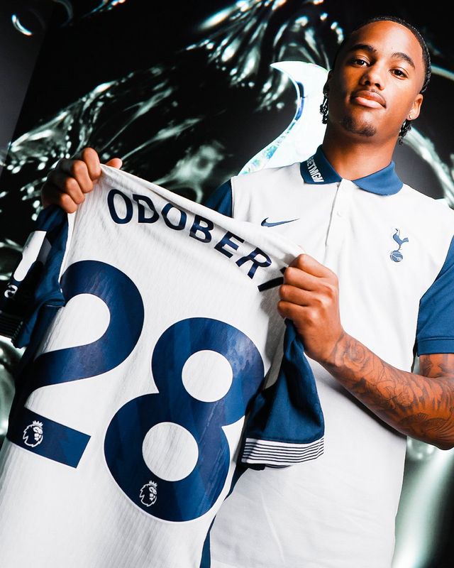 토트넘이 지난 16일(한국시간) 공식 홈페이지를 통해 번리 소속 프랑스 유망주 공격수 윌송 오도베르 영입에 합의했다고 발표했다.&nbsp;계약 기간은 2029년 여름까지 5년이다. 토트넘은 오는 20일 레스터시티 원정 경기에 오도베르 출전을 위해 이날 오전에 깜짝 발표를 한 것으로 보인다. 토트넘