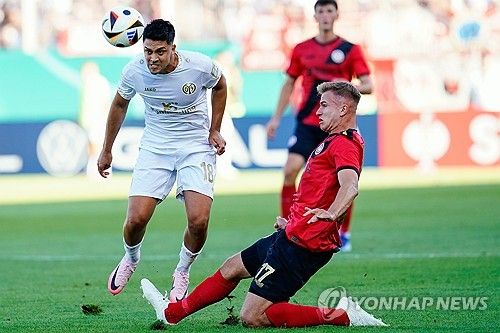 마인츠가 17일(한국시간) 독일 비스바덴에 있는 브리타 아레나에서 열린 베헨 비스바덴과의 2024-2025시즌 독일축구연맹(DFB) 포칼 1라운드 원정 경기에서 연장 접전 끝에 3-1로 승리하며 2라운드에 진출했다.&nbsp; 이재성이 선발 출장하며 맹활약한 가운데 마인츠는 이재성이 교체돼 나간 뒤, 승부를 가리지 못했고 연장 후반에만 두 골을 터뜨리며 극적인 2라운드 진출에 성공했다. 연합뉴스