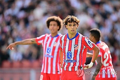 글로벌 스포츠 매체 디 애슬레틱이 21일(한국시간) 첼시가 주앙 펠릭스와 계약을 완료할 예정이라고 보도했다.&nbsp;이적료는 4450만파운드에 계약 기간은 2030년 여름까지 6년 게약이다. 1년 연장 옵션이 포함됐다. 연합뉴스