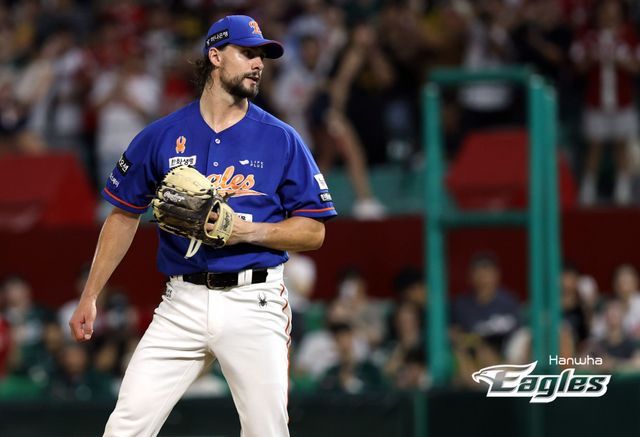 한화 이글스는 23일부터 서울 잠실구장에서 치르는 2024 신한 SOL Bank KBO리그 두산 베어스와의 원정 3연전에 라이언 와이스, 하이메 바리아, 류현진을 차례로 내세운다. 한화 이글스