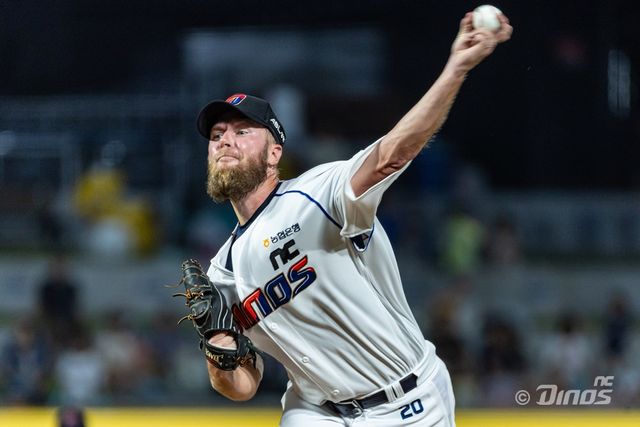 NC 투수 요키시는 25일 창원 NC파크에서 열린 '2024 신한 SOL Bank KBO 리그' KIA와 주말 3연전 마지막 경기에서 선발 등판했다. 이날 5⅓이닝 2실점으로 호투해 지난해 5월 31일 대전 한화전 이후 452일 만에 승리 투수가 됐다. NC 다이노스