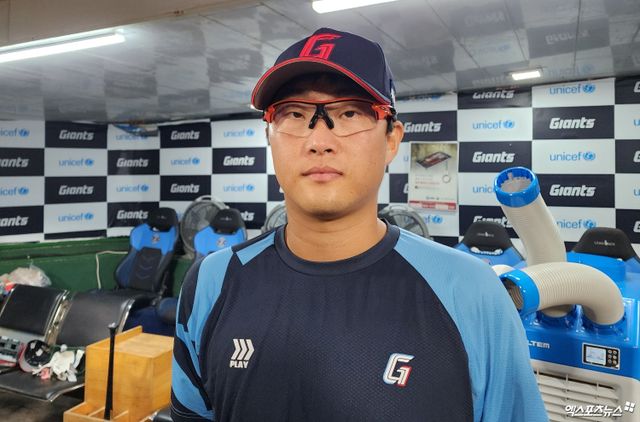 롯데 투수 박세웅은 27일 사직구장에서 열린 '2024 신한 SOL Bank KBO 리그' 한화와 주중 3연전 첫 번째 경기에서 선발 등판했다. 이날 7이닝 1실점으로 호투하며 팀 승리에 힘을 보탰다. 사직, 박정현 기자