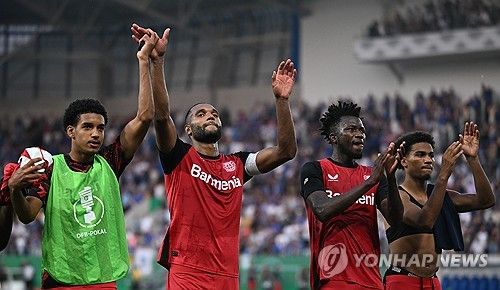 독일 매체 빌트가 30일(한국시간) 요나단 타 영입을 두고 뮌헨과 레버쿠젠이 이적시장 마지막 날까지 줄다리기를 이어갈 것이라고 전했다.&nbsp;연합뉴스