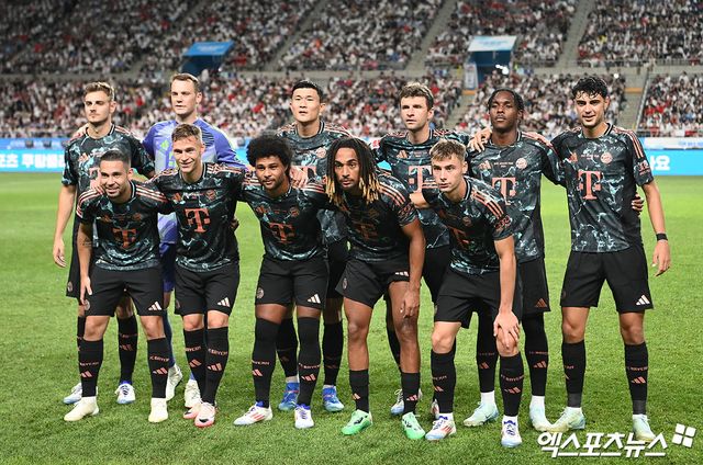 바이에른 뮌헨은 3일(한국시간) 서울월드컵경기장에서 열린 토트넘 홋스퍼와의 쿠팡플레이 시리즈 2경기에서 전반 4분 가브리엘 비도비치의 선제골과 후반 11분 레온 고레츠카의 추가골에 힙입어 2-1 승리를 거뒀다. 경기가 끝나고 뮌헨 부주장이자 레전드 토마스 뮐러는 공동취재구역(믹스트존)에 등장해 다음 시즌 목표는 분데스리가 우승이라고 밝혔다. 2013년부터 분데스리가 11년 연속 우승에 성공한 뮌헨은 지난 시즌 바이엘 레버쿠젠에 우승을 내줬다. 서울월드컵경기장 박지영 기자
