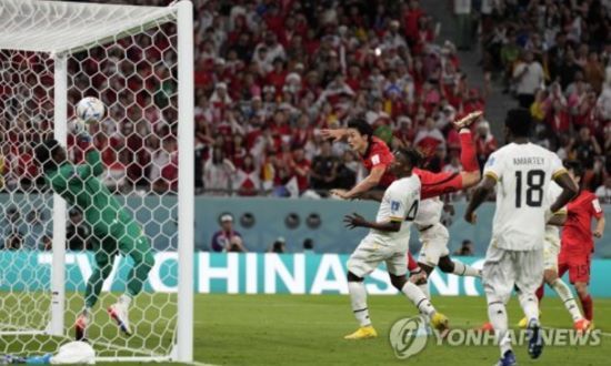 &nbsp;덴마크 미트윌란 스트라이커 조규성 복귀 시점이 미뤄지고 있다. 수술 이후 합병증으로 인해 두 번째 시즌 시작 시점이 불투명한 상황이다. 미트윌란은 7일 '조규성은 수술 이후 합병증을 겪었고 재활 기간이 연장됐다. 앞으로 몇 달 동안 경기에 나서지 못하게 될 것'이라고 알렸다. 연합뉴스