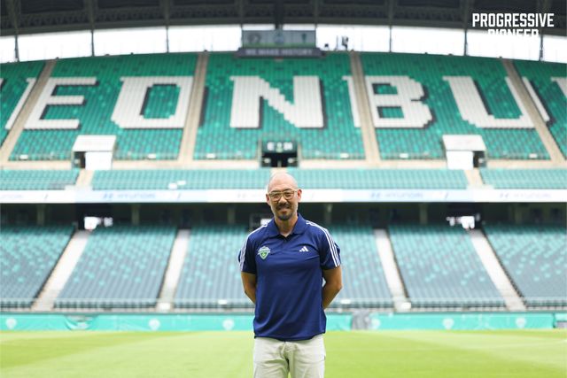 전북현대는&nbsp;8일 보도자료를 통해 지난&nbsp;2022 국제축구연맹(FIFA)&nbsp;카타르 월드컵 축구 국가대표팀 코치와&nbsp;2024년 황선홍 임시감독 체제 당시 수석코치로 활약한 마이클 김 한국명 김영민을 신임 테크니컬 디렉터로 선임한다고 밝혔다.&nbsp;전북