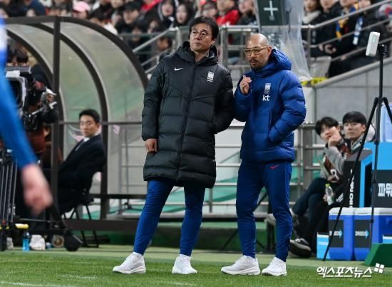 전북현대는&nbsp;8일 보도자료를 통해 지난&nbsp;2022 국제축구연맹(FIFA)&nbsp;카타르 월드컵 축구 국가대표팀 코치와&nbsp;2024년 황선홍 임시감독 체제 당시 수석코치로 활약한 마이클 김 한국명 김영민을 신임 테크니컬 디렉터로 선임한다고 밝혔다.&nbsp;엑스포츠뉴스DB