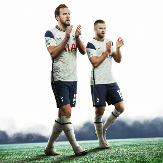 9일(한국시각) 토트넘 공식 인스타그램에는 토트넘 선수들의 출근길에 같이 밥을 먹고 싶은 스타 3명을 물어보는 영상이 올라왔다. 손흥민은 페이커·톰 홀랜드·마이클 조던을 꼽았다. 제일 먼저 나온 이름은 e스포츠 스타 페이커(본명 이상혁)다. 페이커는 게임 '리그 오브 레전드'(LOL)에서 수상한 세계 최고 프로게이머 중 한 명이다. 토트넘