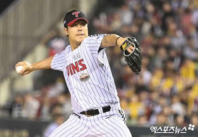 LG 투수 김진성은 9일 잠실구장에서 열린 '2024 신한 SOL Bank KBO 리그' NC와 주말 3연전 첫 번째 경기에서 구원 등판했다. 7회초 무사 1,2루를 실점 없이 막아내는 등 1⅔이닝 무실점으로 팀 승리의 발판을 만들었다. 엑스포츠뉴스 DB