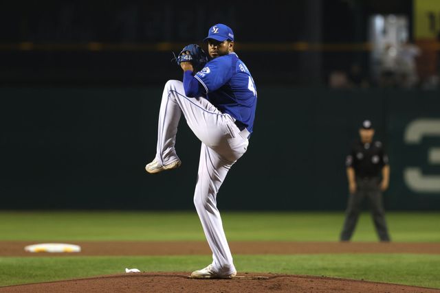 삼성 라이온즈 선발투수 데니 레예스가 12일 대전 한화생명이글스파크에서 열린 한화 이글스와의 원정경기에 등판해 투구하고 있다. 삼성 라이온즈 제공