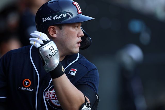 두산 베어스 캡틴 양석환이 16일 서울 잠실야구장에서 열린 2024 신한 SOL Bank KBO리그 키움 히어로즈와의 팀 간 16차전에서 시즌 30호 홈런을 기록, 팀의 4위 도약을 이끌었다. 사진 두산 베어스