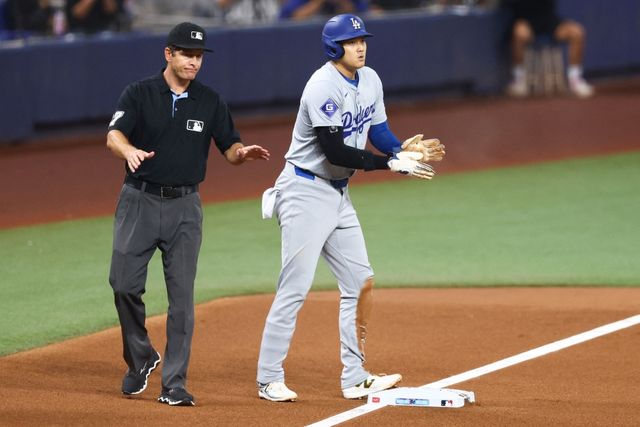 LA 다저스 오타니 쇼헤이가 19일 미국 플로리다주 마이애미의 론디포파크에서 열린 2024 미국프로야구 메이저리그 마이애미 말린스와의 원정경기에 1번 지명타자로 선발 출전해 5타수 1안타 1도루를 기록했다. 시즌 50도루 고지까지 도루 1개만을 남겨놓게 됐고, 50홈런-50도루에도 한 걸음 더 다가섰다. AFP 연합뉴스