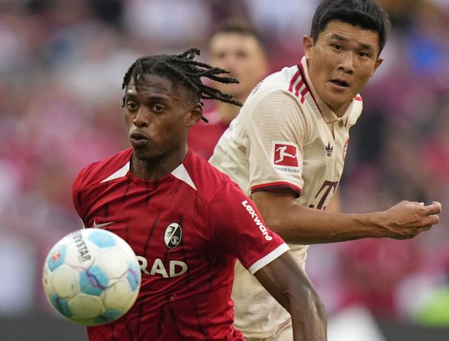 김민재가 다시 철벽 모드로 돌아와 바이에른 뮌헨의 무실점 승리에 기여했으나 독일 언론은 여전히 삐딱한 시선으로 보고 있다. 독일 언론 빌트가 김민재의 포지셔닝과 경기 중 사소한 실수들을 지적하며 낮은 평점을 줬다. 연합뉴스