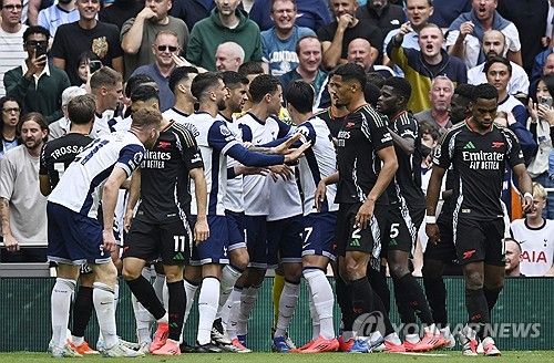 토트넘 홋스퍼 주장 손흥민이 자신에게 쏟아진 비판 여론을 스스로 잠재웠다.&nbsp; 토트넘이 21일(한국시간) 영국 런던에 있는 토트넘 홋스퍼 스타디움에서 열린 브렌트포드와의 2024-2025시즌 프리미어리그 5라운드 홈 경기에서 3-1 역전승에 성공했다.&nbsp;손흥민은 2도움을 기록했고 유럽 통산 100호 도움 및 토트넘 프리미어리그 역대 도움 2위에 오르는 대기록을 달성했다. 연합뉴스