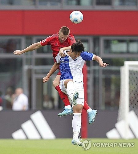 독일 매체 스포르트1이 22일(한국시간) 새로운 감독 체제에서 다시 벤치 신세가 된 다이어의 상황을 조명했다.&nbsp;나아가 ESPN 기자 에크렘 코누르는 다이어기 1년 만에 뮌헨을 떠나는 걸 고려하고 있다고 전했다. 연합뉴스