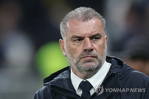 안지 포스테코글루 감독은 위험을 무릅 쓰고 손흥민을 출전시킬 계획이 없는 것으로 보인다. 포스테코글루 감독은 손흥민이 항상 경기를 뛰고 싶어하지만 이제는 현명해져야 한다며 관리의 필요성을 암시했다. 연합뉴스