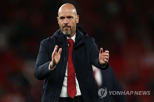 영국 매체 이브닝 스탠더드 등은 4일(한국시간) 턴하흐의 거취가 불분명하다며 토마스 투헬, 가레스 사우스게이트 감독이 새 감독 후보군으로 떠올랐다고 보도했다.&nbsp;연합뉴스