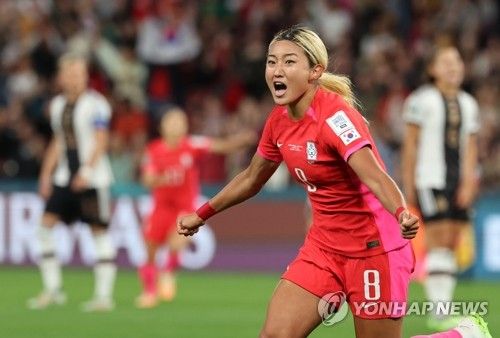 박윤정 감독이 이끄는 대한민국 U-20 여자 축구대표팀은 8일 콜롬비아 보고타의 메트로폴리타노 데 테초 경기장에서 열린 독일과의 2024 FIFA 콜롬비아 U-20 여자 월드컵 조별리그 D조 3차전에서 1-0 승리를 거뒀다. 이날 승리로 박윤정호는 극적으로 대회 16강 진출에 성공했다. 연합뉴스