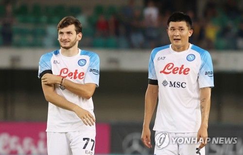 이적시장 전문 기자 파브리치오 로마노가 12일(한국시간) 자신의 사회관계망서비스(SNS) 인스타그램을 통해 흐비차 크바라첼리아와 PSG가 개인 합의에 성공했다고 전했다.&nbsp;연합뉴스