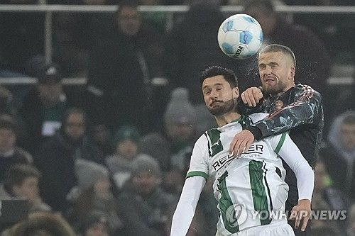 독일 매체 TZ가 13일(한국시간) 다가오는 16일 바이에른 뮌헨과 호펜하임의 경기에서 김민재가 아킬레스 염증을 이유로 휴식을 취할 거라고 전망했다.&nbsp;연합뉴스