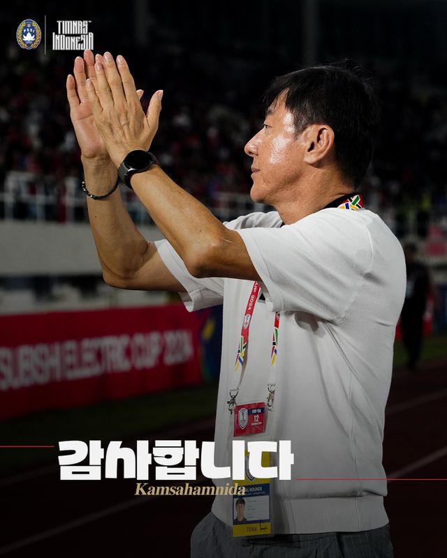 인도네시아 매체 '볼라'가 14일(한국시간) 새 인도네시아 축구 국가대표팀 감독인 클라위베르트가 신태용보다 더 적은 연봉을 받는다고 전했다.&nbsp;인도네시아축구협회