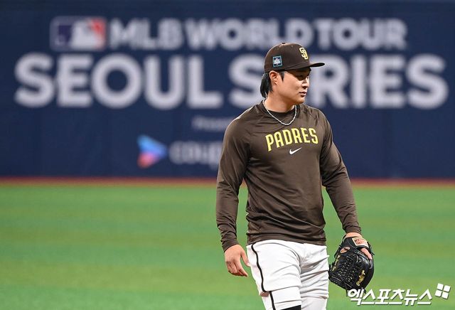 16일 오후 서울 구로구 고척스카이돔에서 '2024 메이저리그 월드투어 서울 시리즈' 샌디에이고 파드리스 훈련이 진행됐다. 이날 훈련에 참석한 샌디에이고 김하성이 수비 훈련을 하고 있다. 엑스포츠뉴스 DB