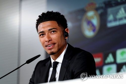 스페인 매체 '피차헤스'가 19일(한국시간) 사우디아라비아가 레알 마드리드 에이스 벨링엄 이적 가능성을 타진하고 있다고 전했다.&nbsp;연합뉴스