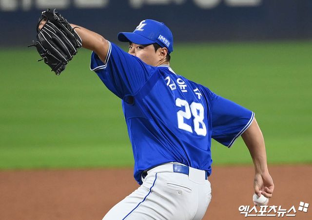28일 오후 광주기아챔피언스필드에서 열린 '2024 신한 SOL Bank KBO 한국시리즈' 삼성 라이온즈와 KIA 타이거즈의 5차전 경기, 5회말 1사 1,2루 삼성 김윤수가 역투하고 있다. 엑스포츠뉴스DB