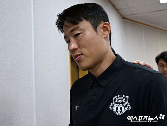 대한축구협회는 24일 보도자료를 통해 국제축구연맹(FIFA)이 손준호의 징계를 전세계로 확대해달라는 중국축구협회의 요청이 기각됐다는 공문을 보냈다고 발표했다. 중국축구협회는 지난해 9월 손준호에게 영구 출전 정지 처분을 내리고 FIFA에 이의를 제기해 처벌 범위를 확대할 것을 요청했는데 FIFA가 기각함에 따라 손준호의 그라운드 복귀 가능성이 떠올랐다. 엑스포츠뉴스DB