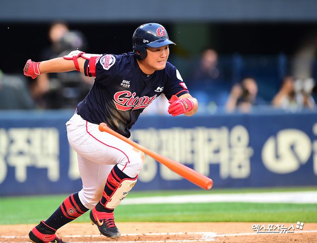 前 롯데 외야수 허일은 클리블랜드 마이너리그 타격 코치 계약을 맺었다. 현지 대학팀 등 아마추어 단계부터 지도자 생활을 시작해 메이저리그 구단에서 지도자를 할 꿈을 이뤘다. 엑스포츠뉴스 DB