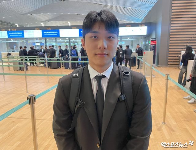 삼성 라이온즈 내야수 이재현이 지난 22일 인천국제공항에서 스프링캠프지로 출국을 앞두고 기념촬영하고 있다. 엑스포츠뉴스 DB